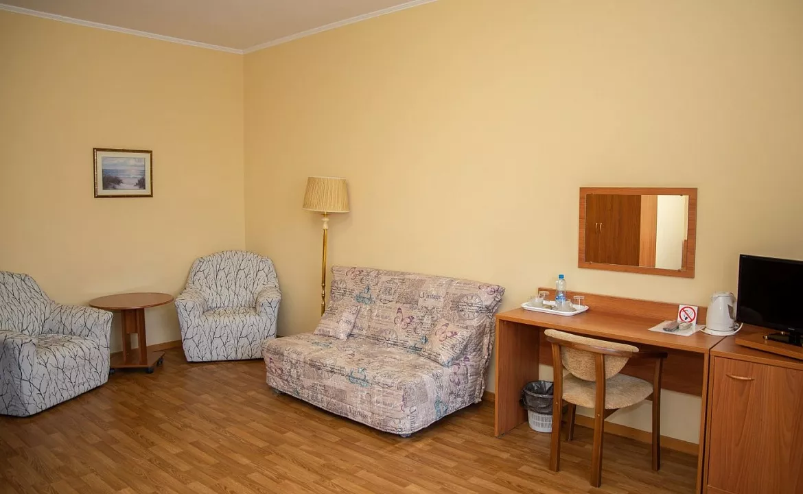 Семейный. Гостевой дом "Дельфин" - Голубицкая. Голубицкая