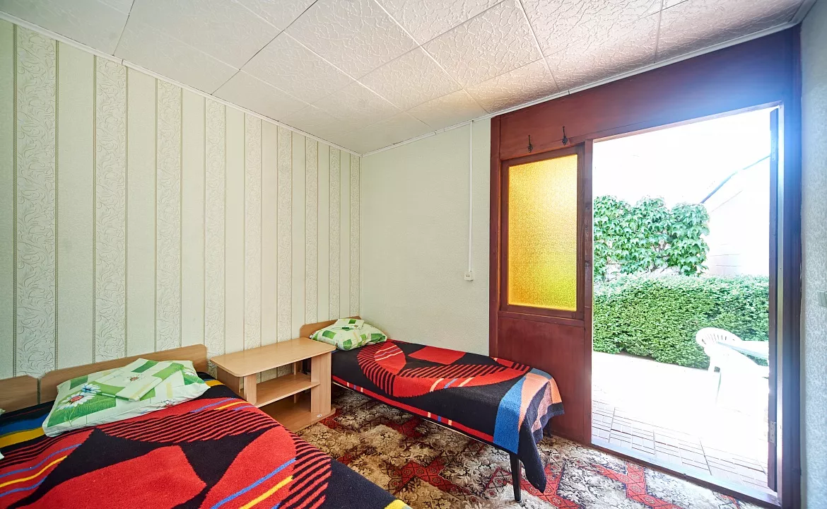 Дом эконом класса. Гостевой дом «Парадиз». Симферополь