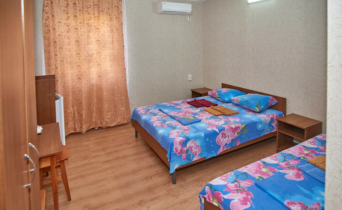 СТАНДАРТ 3Х МЕСТНЫЙ НОМЕР БЕЗ БАЛКОНА КОРПУС №2, 1 ЭТАЖ. База отдыха "Ока". Благовещенская СТАНДАРТ 3Х МЕСТНЫЙ НОМЕР БЕЗ БАЛКОНА КОРПУС №2, 1 ЭТАЖ. База отдыха "Ока". Благовещенская