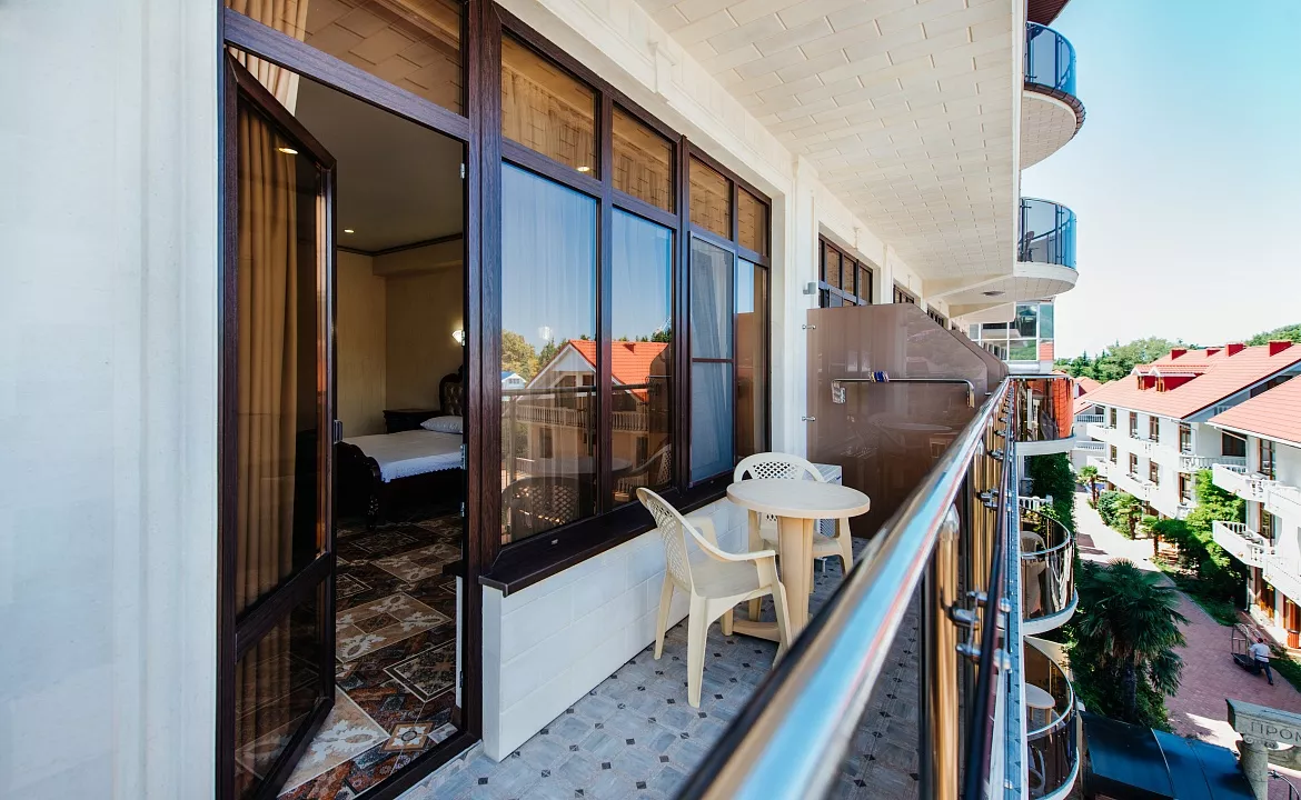 Люкс с балконом 2+2. Отель "Атлант". Лазаревское Люкс с балконом 2+2. Отель "Атлант". Лазаревское