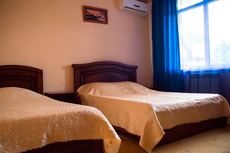 Полулюкс 2х- местный. Гостевой дом "Альмира". Лоо Полулюкс 2х- местный. Гостевой дом "Альмира". Лоо