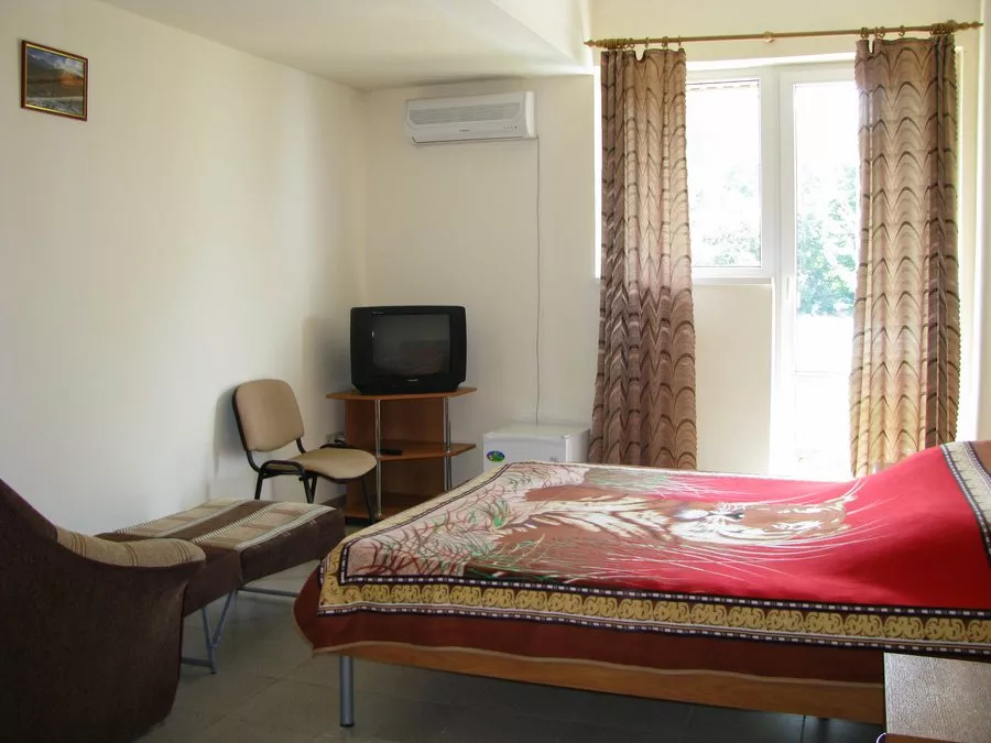 2-х местный номер. Гостевой дом "Отис". Совет-Квадже