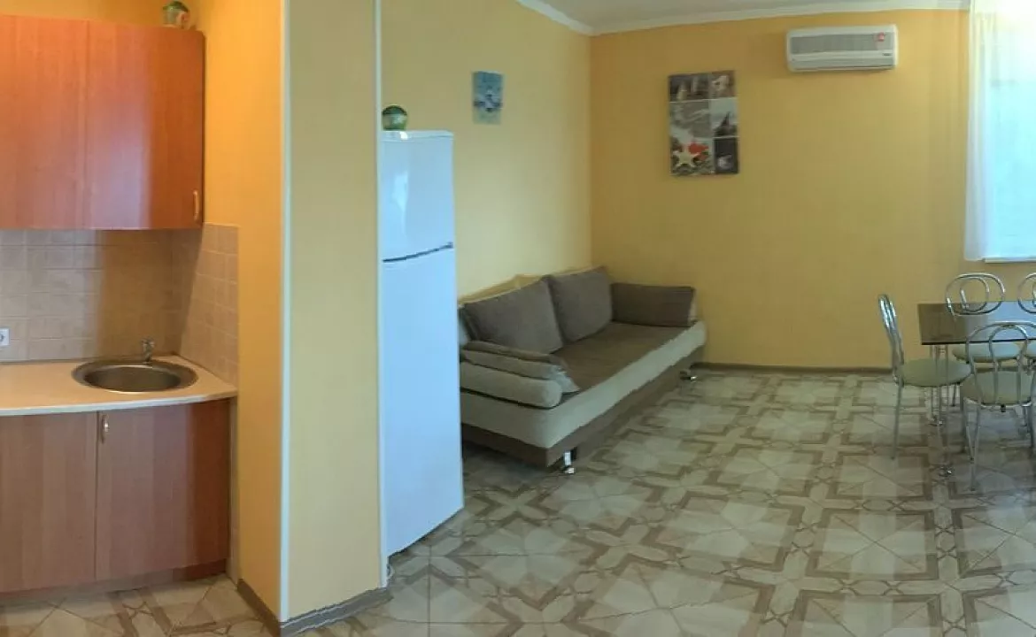 Номер с террасой шестиместный. Эллинг "Селена". Отрадное