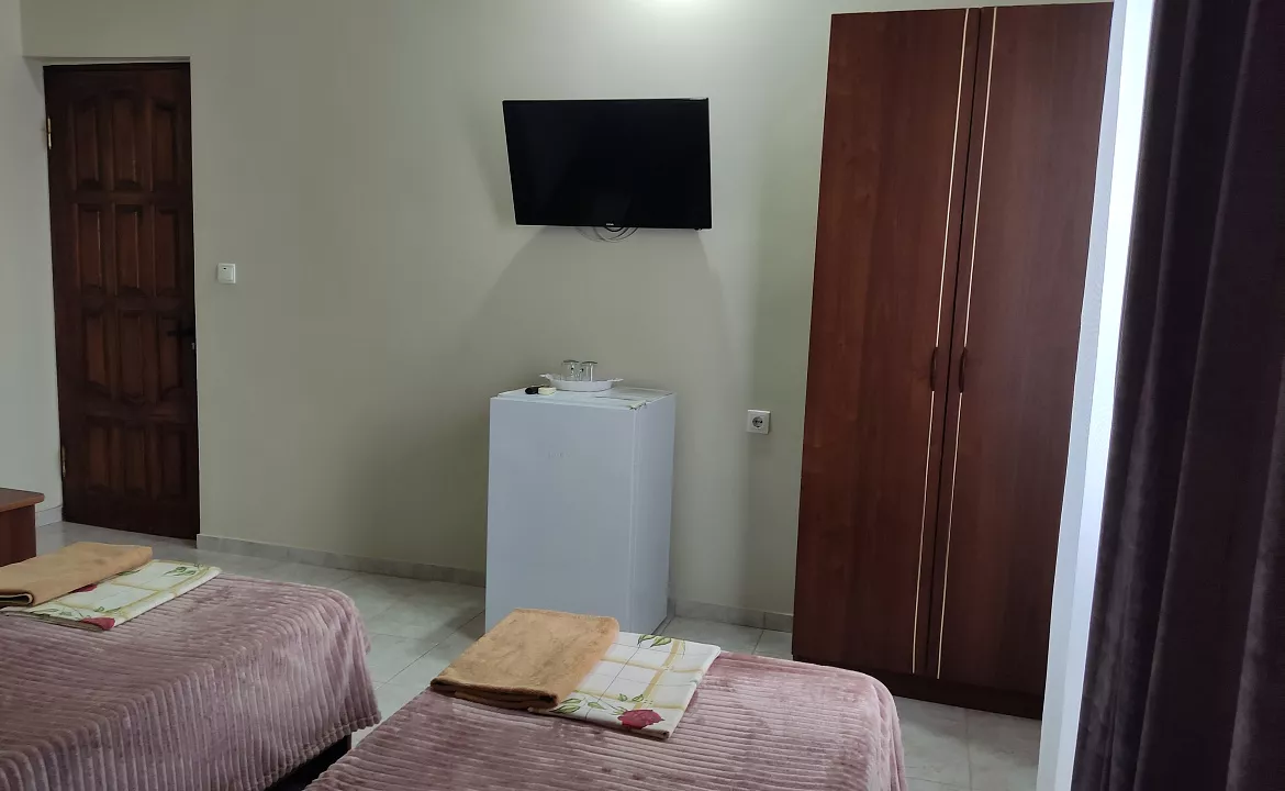 Двухместный с удобствами и балконом. Кровати раздельные. Гостевой дом "Одиссей" - Кабардинка. Кабардинка Двухместный с удобствами и балконом. Кровати раздельные. Гостевой дом "Одиссей" - Кабардинка. Кабардинка