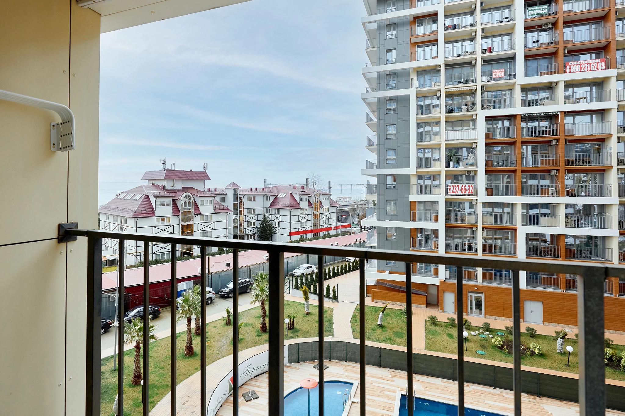 . Квартира в многоквартирном доме Каравелла Португалии. Дагомыс