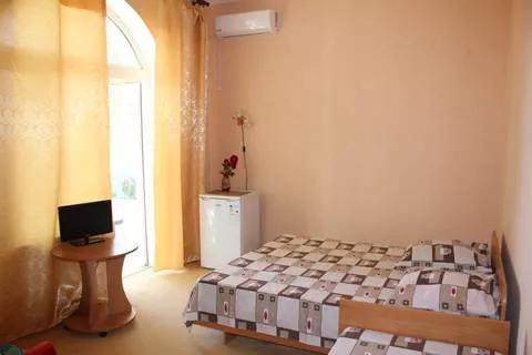 4-х местный «Стандарт» . Гостевой дом Династия. Береговое