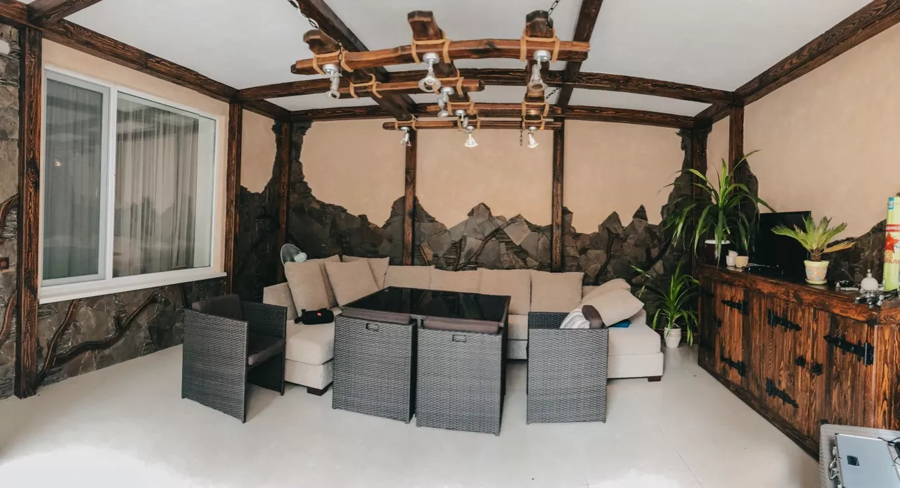 . Мини-пансионат «У моря». Штормовое