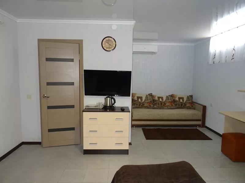 Стандарт (цокольный этаж). Гостевой дом "Золотые пески". Гудаута