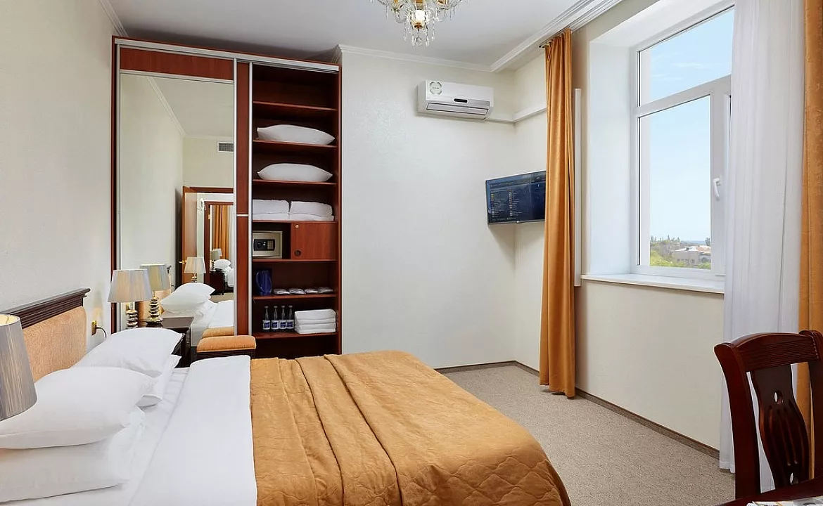 СЕМЕЙНЫЙ 4-МЕСТНЫЙ ДВУХКОМНАТНЫЙ. Отель «TES-Hotel Resort & SPA». Евпатория