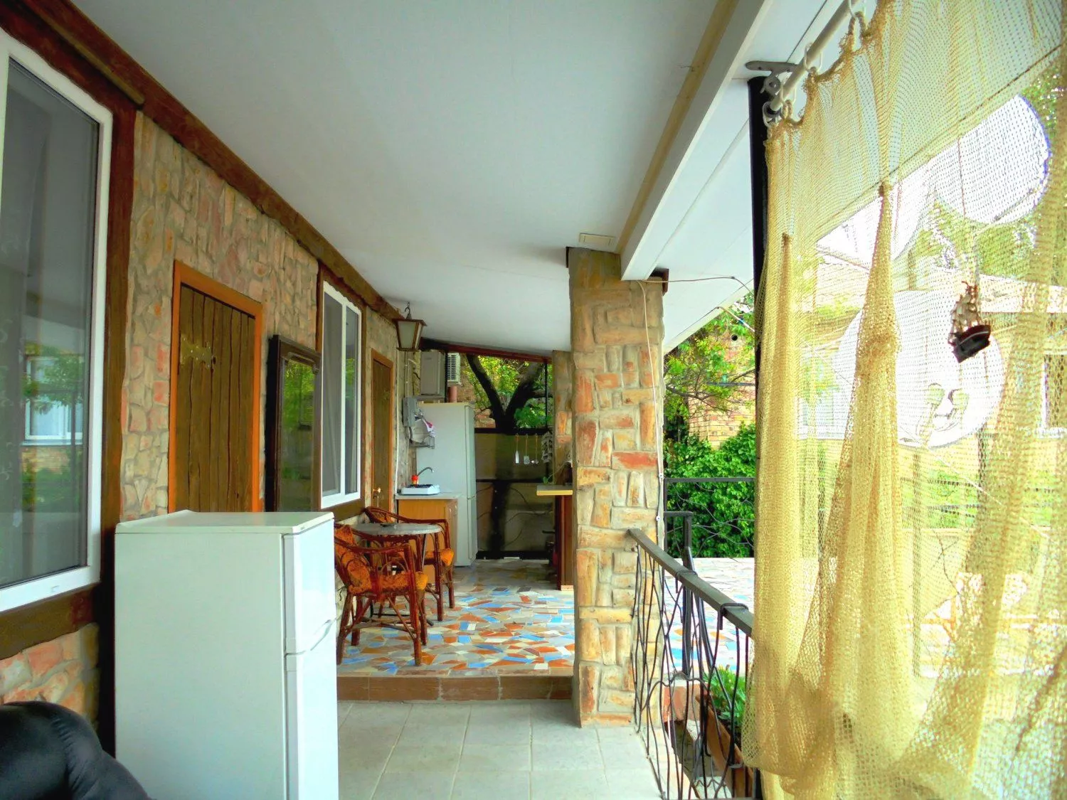 . Дом под ключ  Двухкомнатный домик с террасой на 3-7 человек.. Феодосия