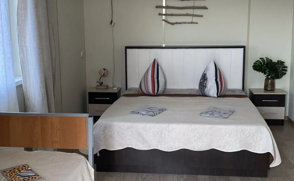 Трёхместный номер с кондиционером. Гостевой дом 7Я. Голубицкая