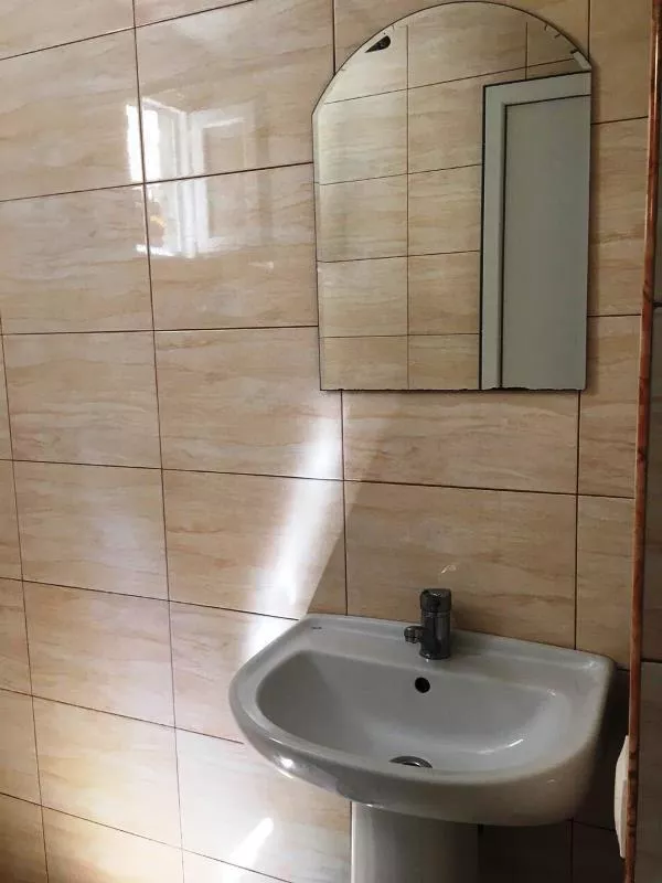 . Частный сектор "У Генриха". Лоо . Частный сектор "У Генриха". Лоо