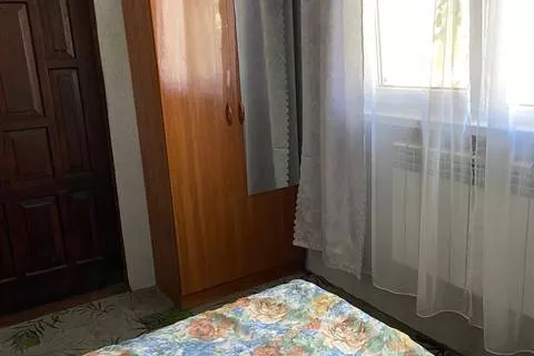 Двухместная комната с санузлом на этаже. Частный сектор "Светлана на Луговой". Адлер