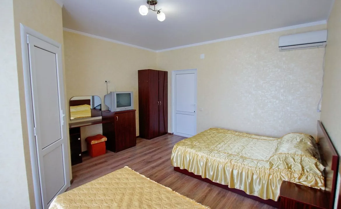 3-МЕСТНЫЙ НОМЕР СТАНДАРТ. Гостевой дом "Лето". Лазаревское 3-МЕСТНЫЙ НОМЕР СТАНДАРТ. Гостевой дом "Лето". Лазаревское