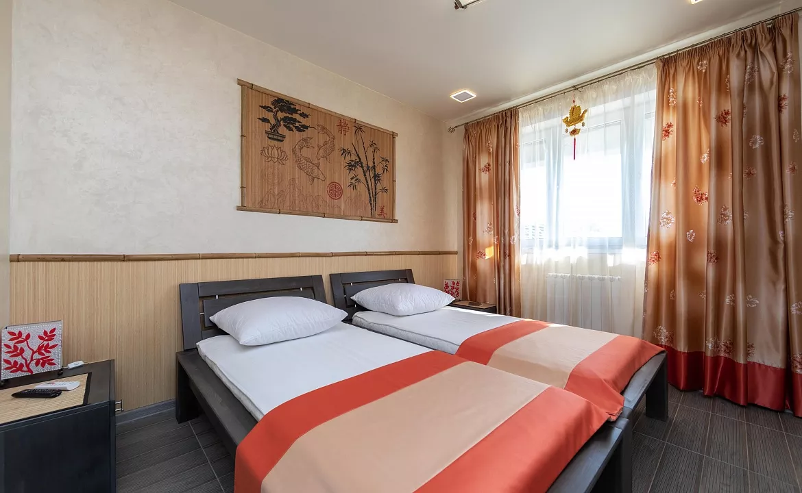 Двухместный номер с с/у. Хостел Bamboo Hotel. Адлер