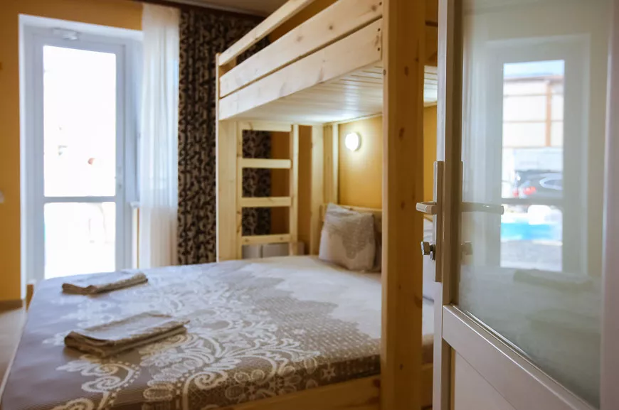 2-местный номер со вторым ярусом. Гостевой дом "Coral". Саки