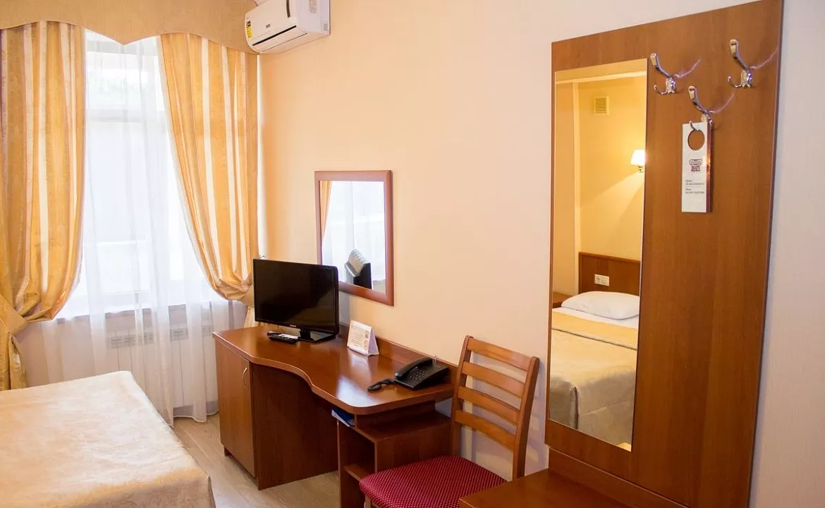 Стандарт 2-х местный без балкона. Отель "Наири". Сочи Стандарт 2-х местный без балкона. Отель "Наири". Сочи