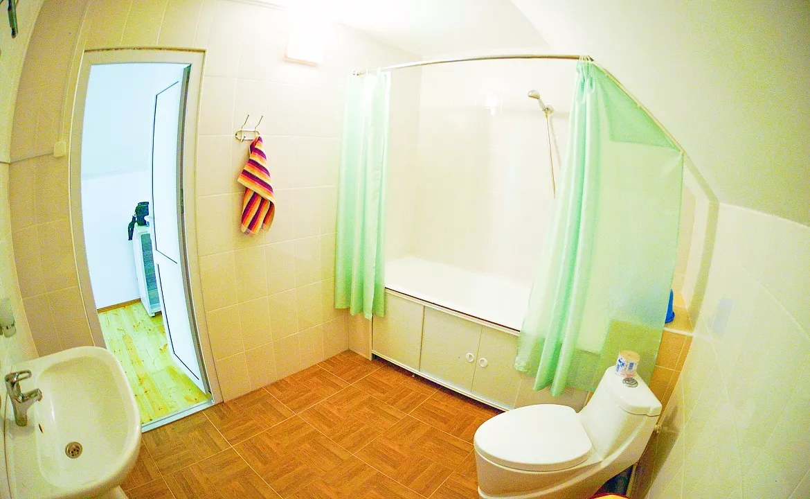 Трехместный номер категории «Улучшенный». База отдыха "Слава". Витязево