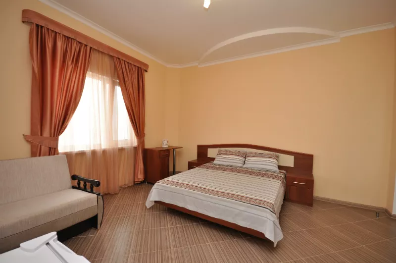 Люкс 4-местный  однокомнатный. Мини-пансионат «У моря». Штормовое