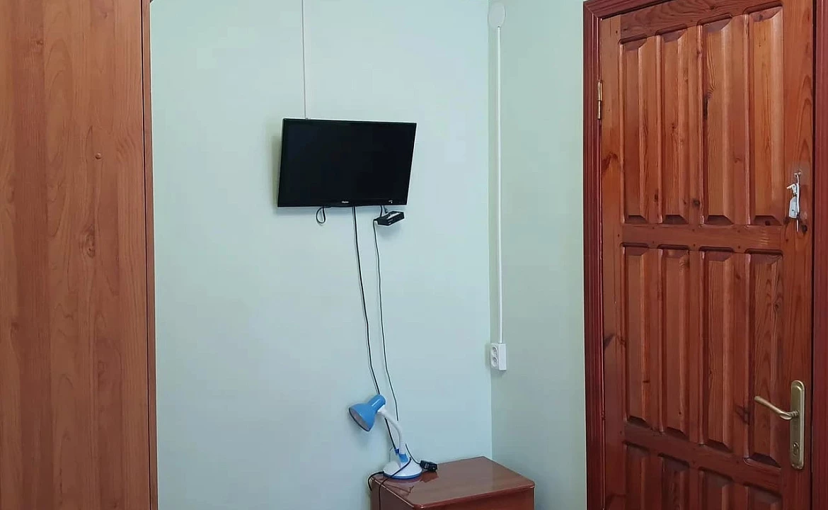 Двухместный номер люкс, от 1 до 2 гостей, двуспальная кровать, балкон, вид на море. Гостевой дом "Горная лаванда". Лазаревское