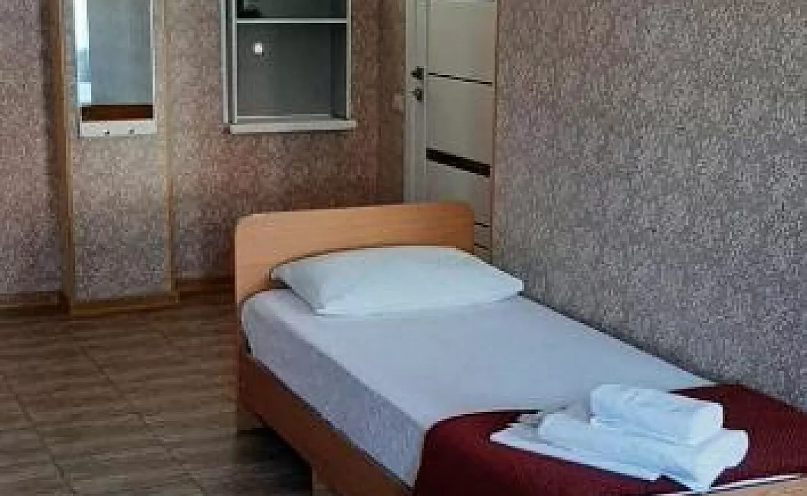 Семи местный двухкомнатный номер. Гостевой дом Связь Времён. Кабардинка