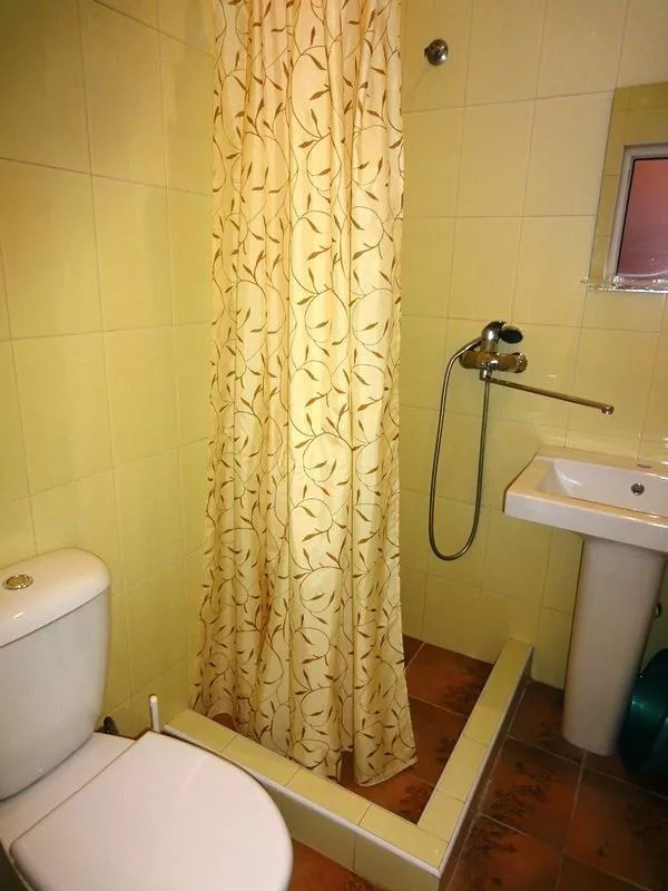 . Частный сектор "У Генриха". Лоо . Частный сектор "У Генриха". Лоо