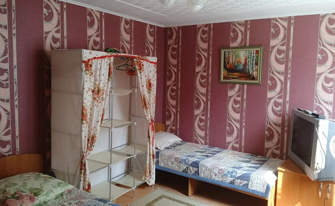 3х местный номер с кухней. Гостевой дом "Ирина". Крым - частный сектор
