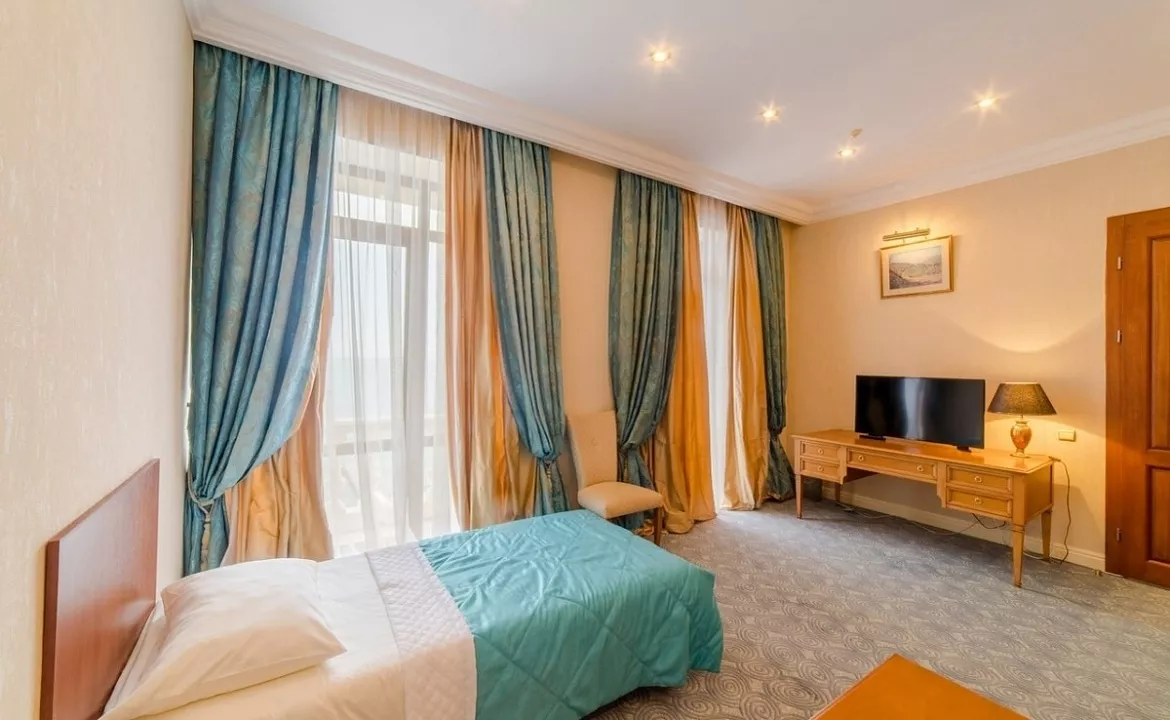 3-х местный 2-х комнатный. Санаторий "Вилла Карасан". Партенит