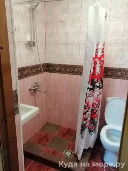 . База отдыха На берегу . Лазаревское