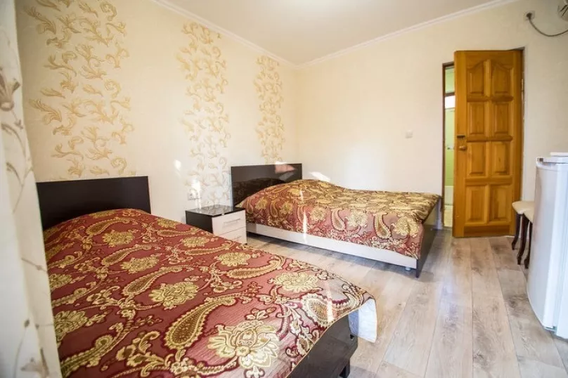 3-х местный номер Стандарт. Гостевой дом "Амур". Адлер