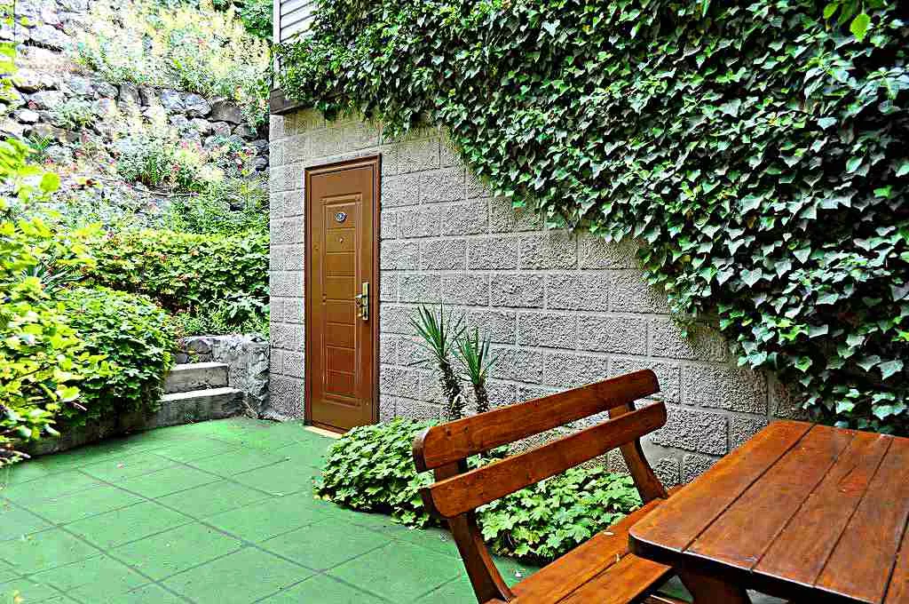 . Коттедж Надежда. Алупка