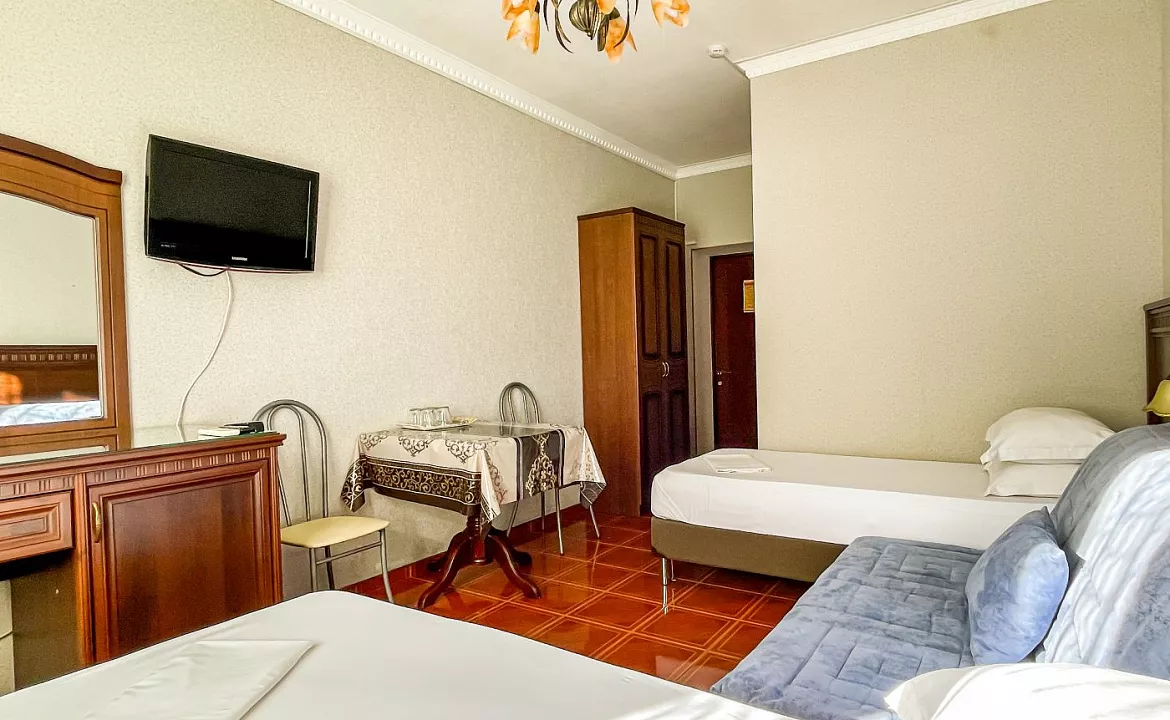 Стандарт 4-х местный (без балкона). Anzhelina Family Hotel. Витязево