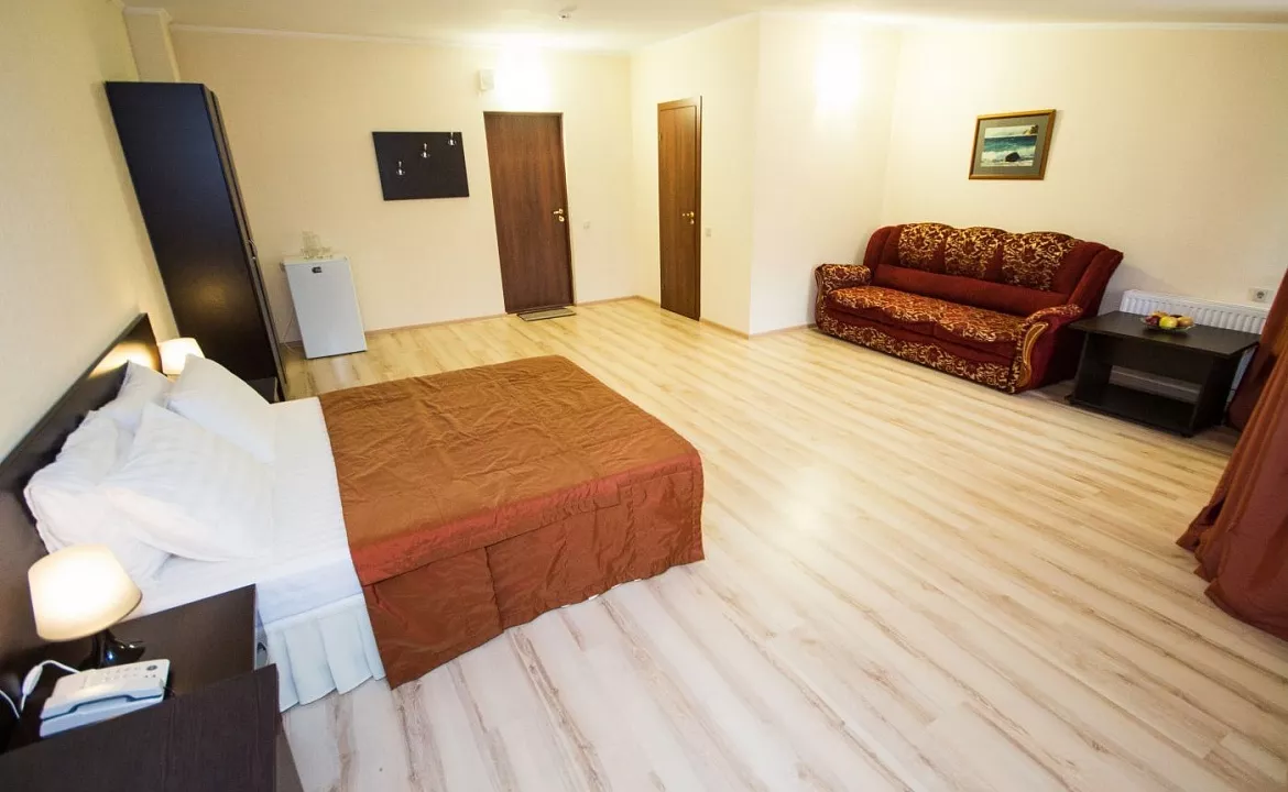 Студия 3-местная. Отель Робинзон. Анапа