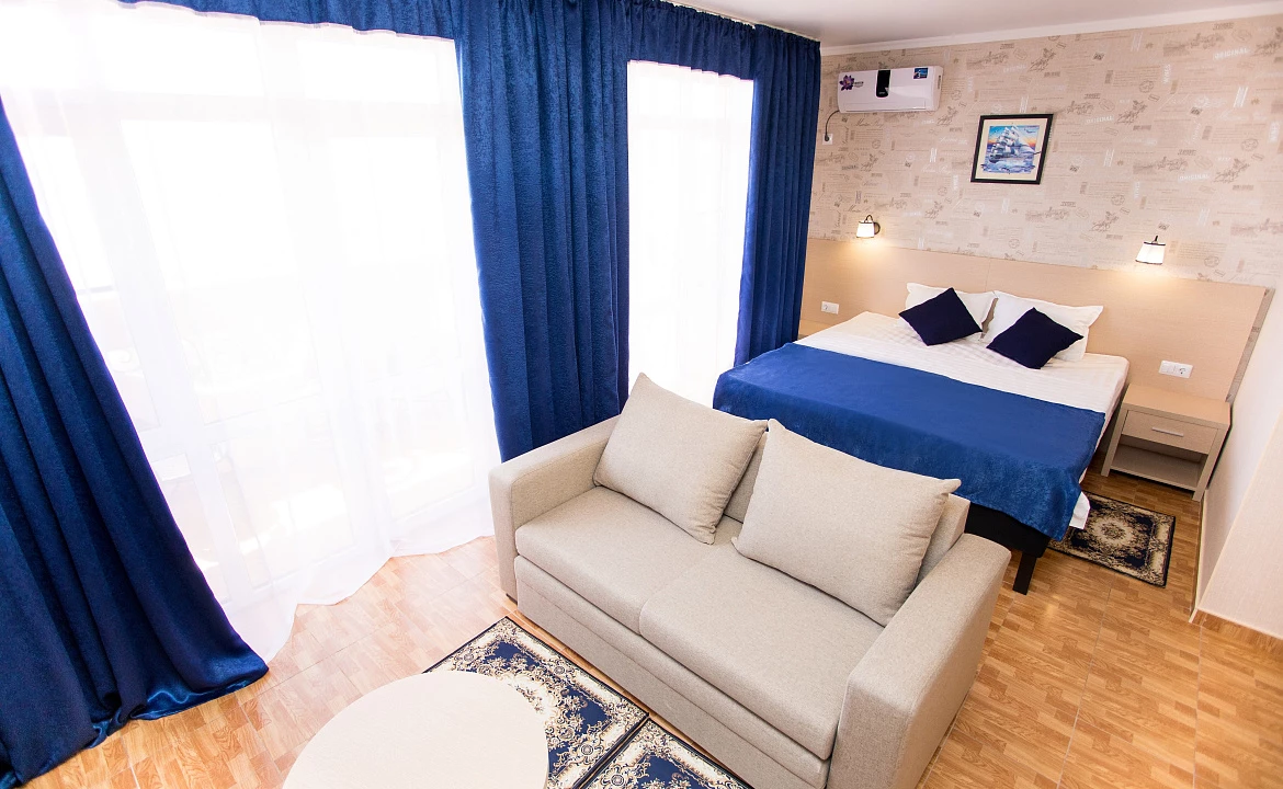 4-х местный «Джуниор сьют» с видом на море. Отель "Alfa Summer". Анапа