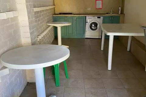 Трехместная комната с санузлом на этаже. Частный сектор "Светлана на Луговой". Адлер