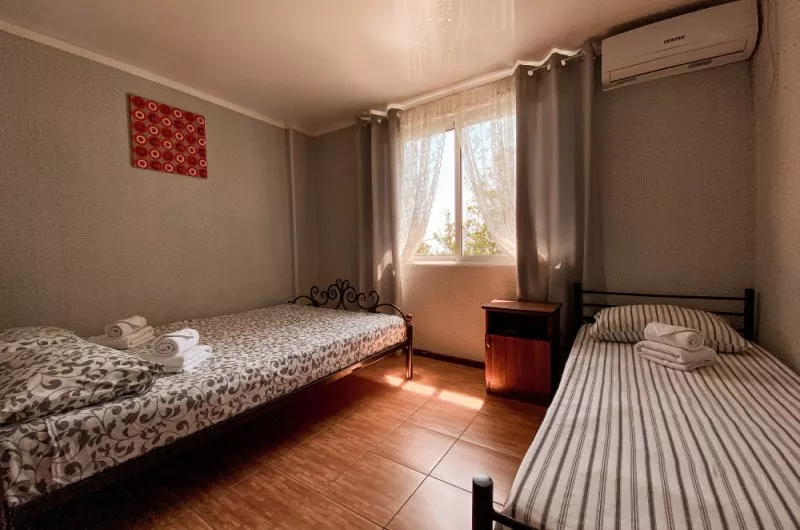 Трёхместный номер. Отель Апельсин. Лазаревское