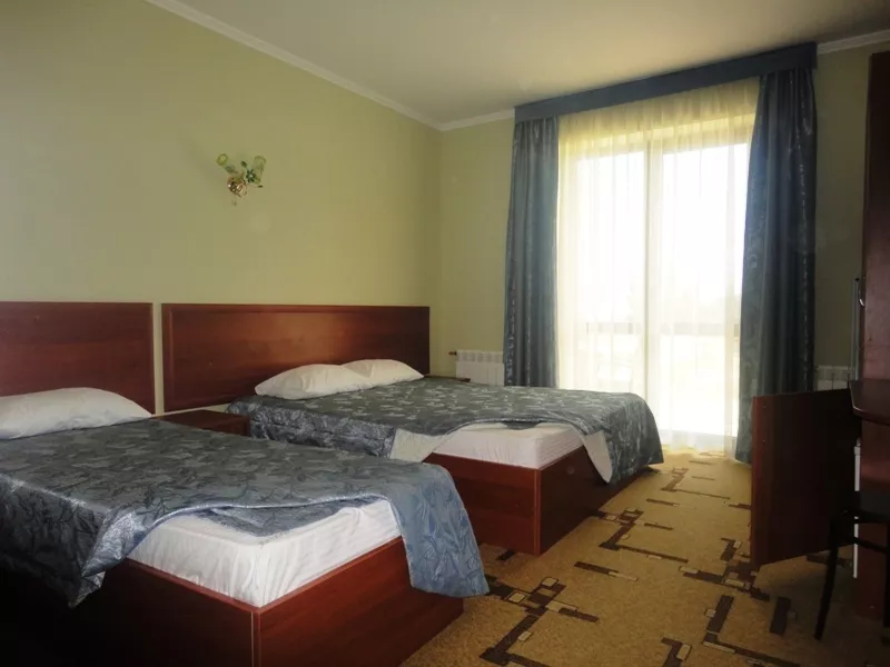 3-х местный номер Стандарт. Гостиница "Янтарь". Архипо-Осиповка