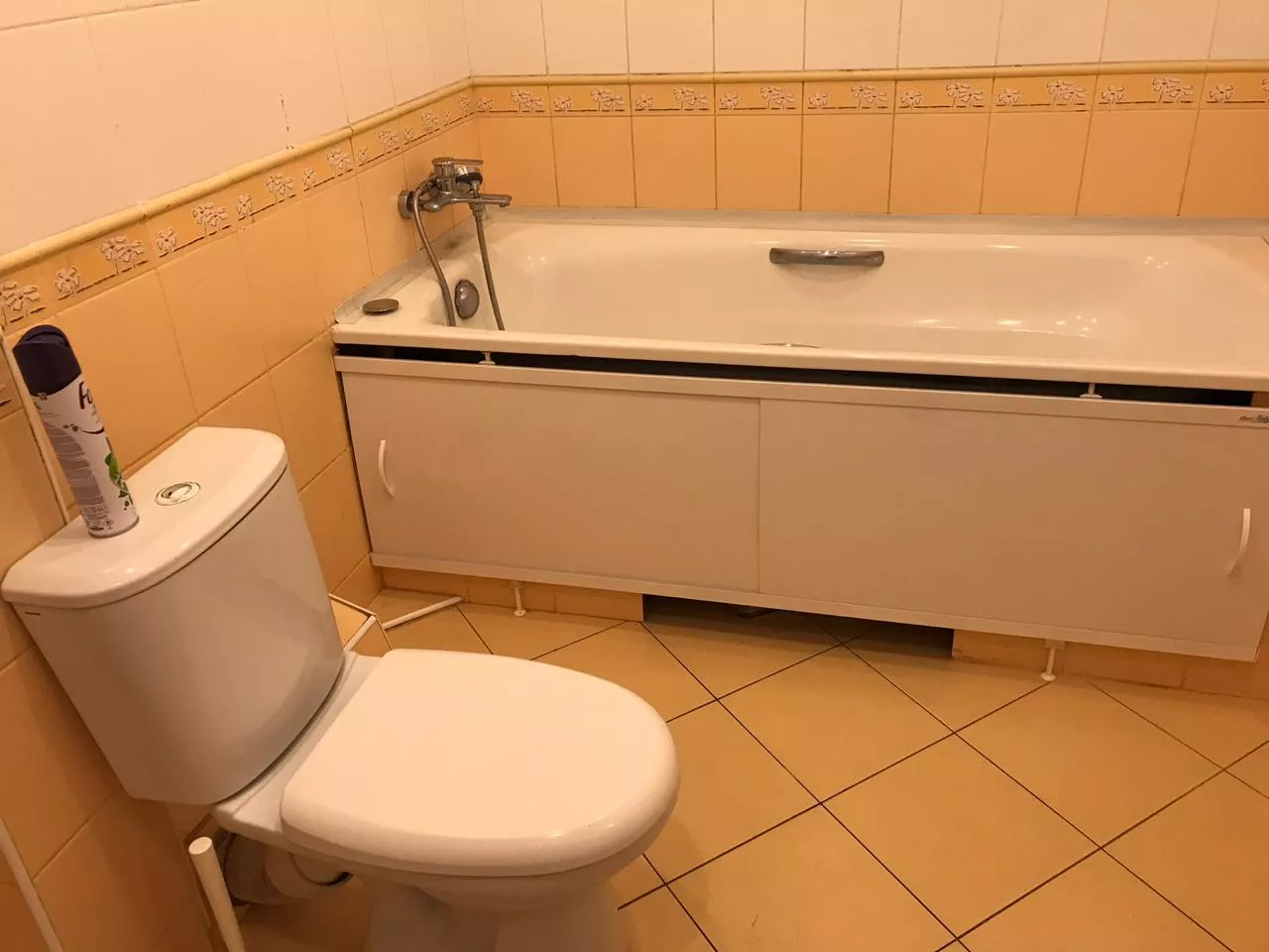 . Квартира в многоквартирном доме Двухуровневая 3-к квартира на лимане ул. Горького. Ейск