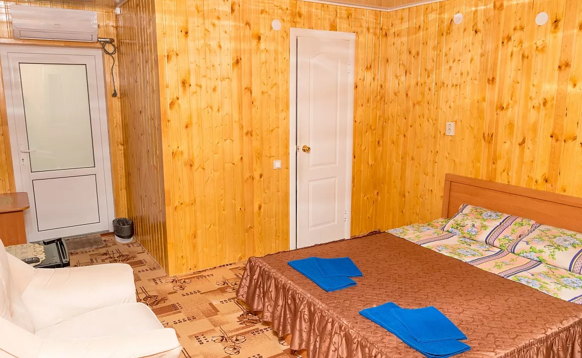 Пятиместный номер класса стандарт со всеми удобствами. Гостевой дом "Ника" - Анапа. Анапа Пятиместный номер класса стандарт со всеми удобствами. Гостевой дом "Ника" - Анапа. Анапа