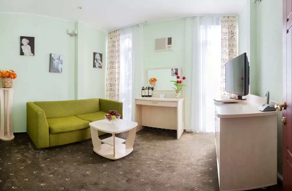 DELUXE 2. Отель "1001 ночь". Кореиз DELUXE 2. Отель "1001 ночь". Кореиз