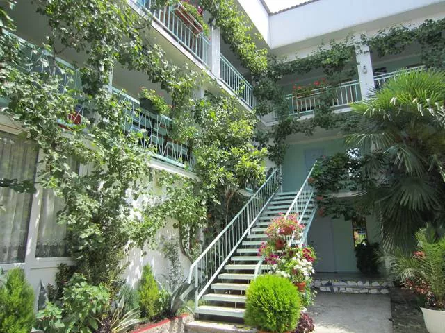 . Гостевой дом "Грант" - Вардане. Вардане