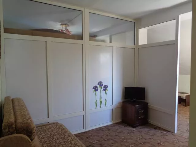 . Гостиница "Верона". Вардане