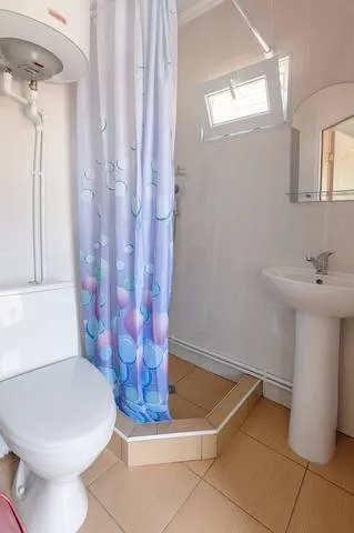 . Частный гостевой дом Лорис. Голубицкая