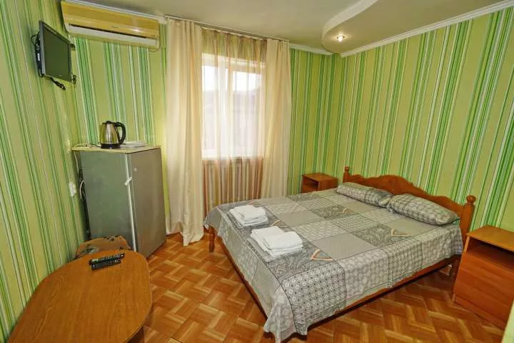 Стандарт 2-х местный. Отель «Черноморец». Лазаревское Стандарт 2-х местный. Отель «Черноморец». Лазаревское