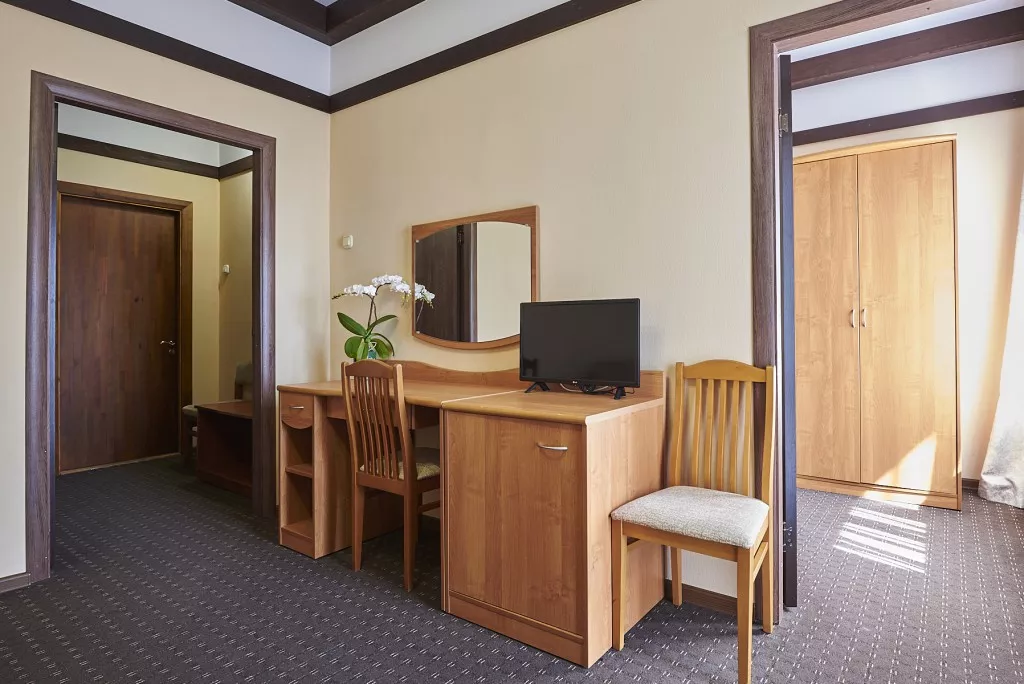 «Фэмили» — двухкомнатный номер. Пансионат "Лад" ★★★. Макопсе «Фэмили» — двухкомнатный номер. Пансионат "Лад" ★★★. Макопсе