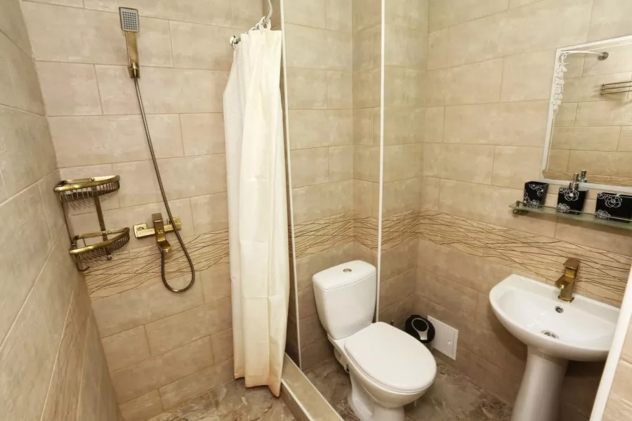 Люкс с балконом. Частный сектор Белый лебедь. Орджоникидзе