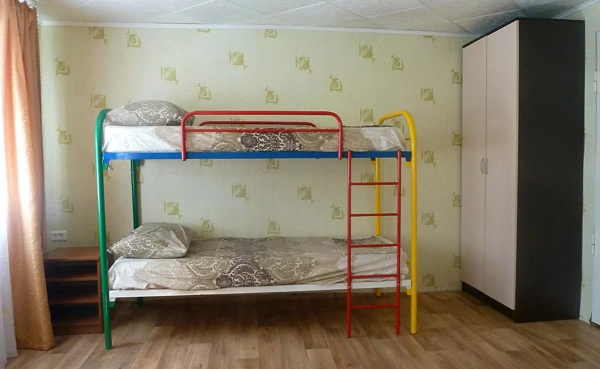 Двухкомнатный номер.. Частный сектор У Марины. Ейск