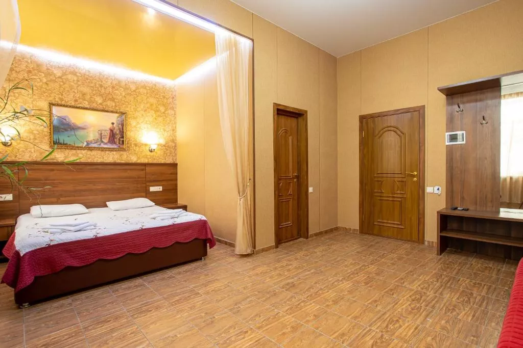 Четырехместный номер. Отель Атмосфера. Кабардинка Четырехместный номер. Отель Атмосфера. Кабардинка