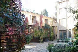 . Гостевой дом "У СОЛОВЬЯ" . Малореченское