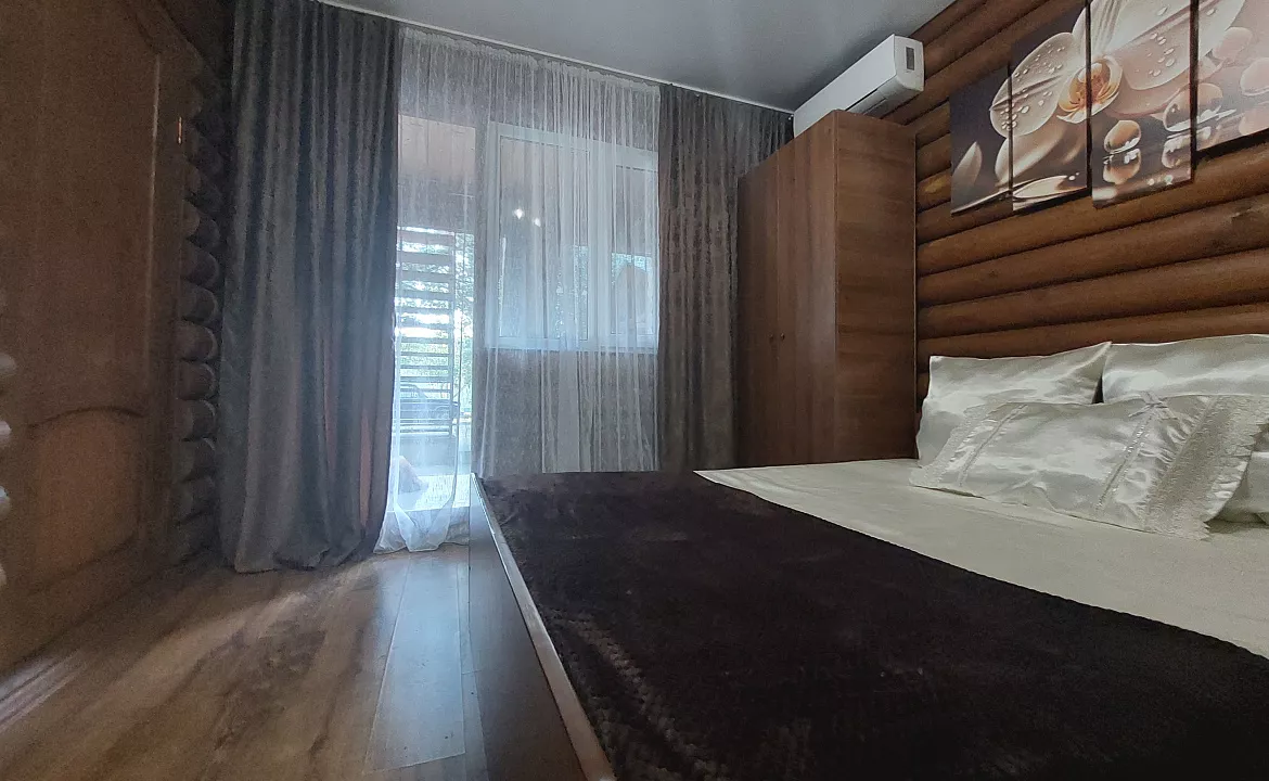 стандарт 3-хместный. Гостевой дом КАМЕЛИЯ. Пицунда